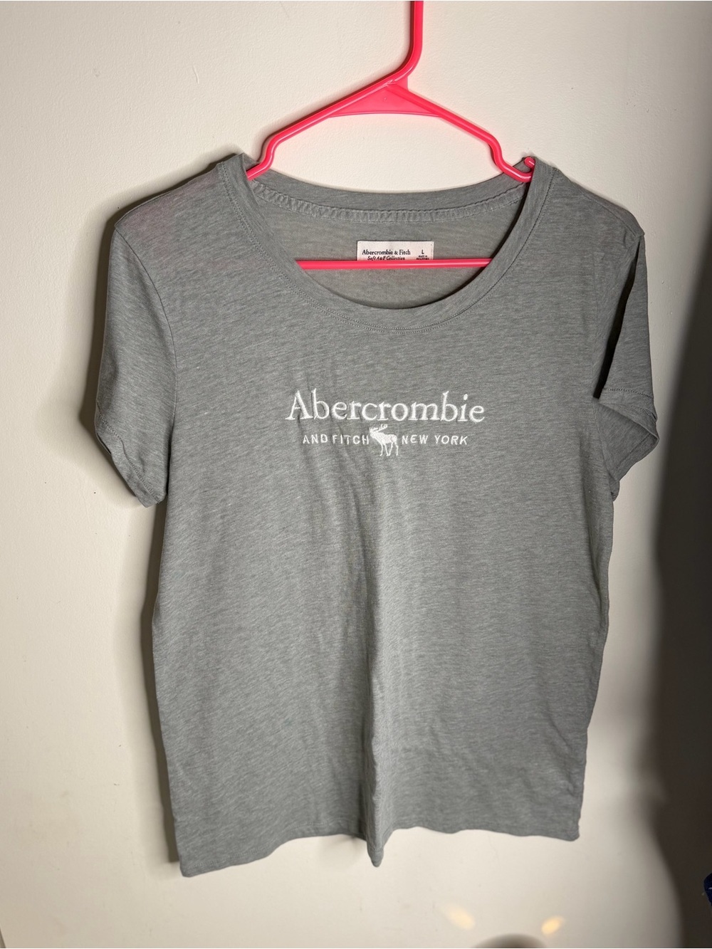 Abercrombie & Fitch Heather Gray Embroidered Logo Tee